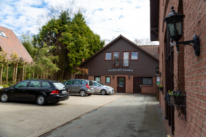 Der Parkplatz vor dem Margarethenhof